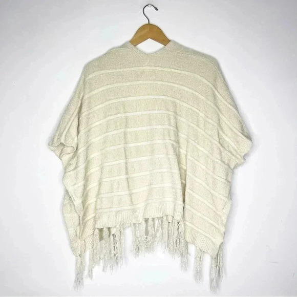 Anthropologie Akemi + Kin One Size Chenille Knit Open Front Pomcho in Ivory - Picture 7 of 7